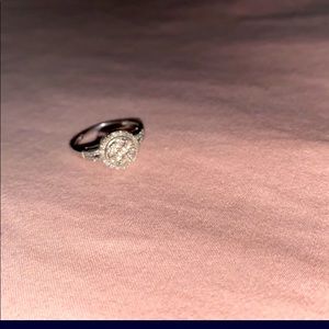 Women’s Diamond Ring